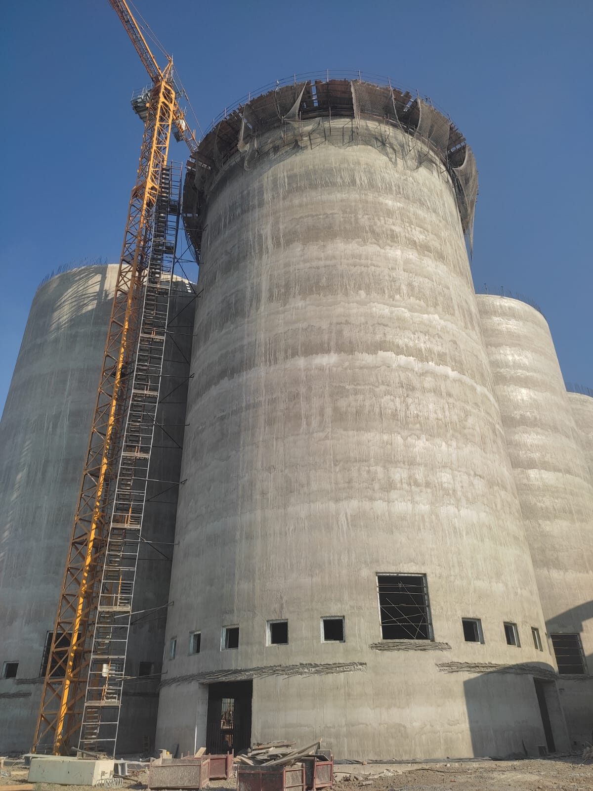 Abalıoğlu – Aliağa Reinforced Concrete Silos – silos construction site in İzmir (Aliağa), Türkiye (photo 3)