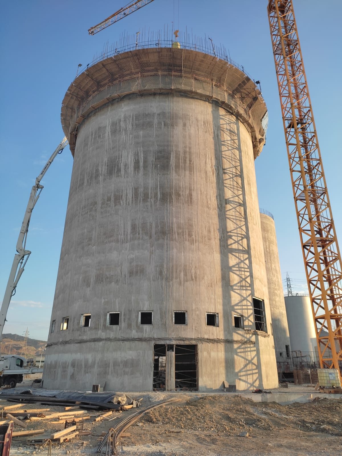 Abalıoğlu – Aliağa Reinforced Concrete Silos – silos construction site in İzmir (Aliağa), Türkiye (photo 5)