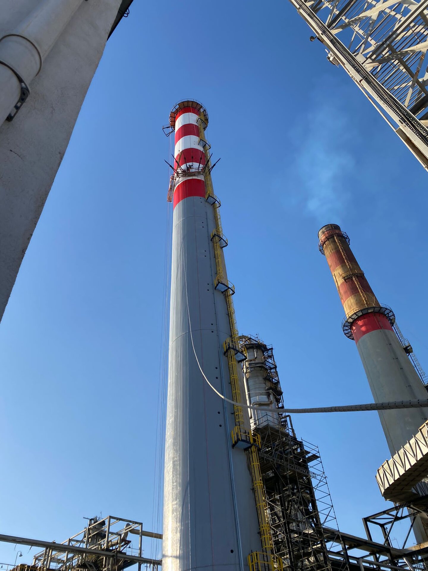 Tüpraş İzmir Refinery – Reinforced Concrete Chimney – chimneys construction site in İzmir, Türkiye (photo 4)