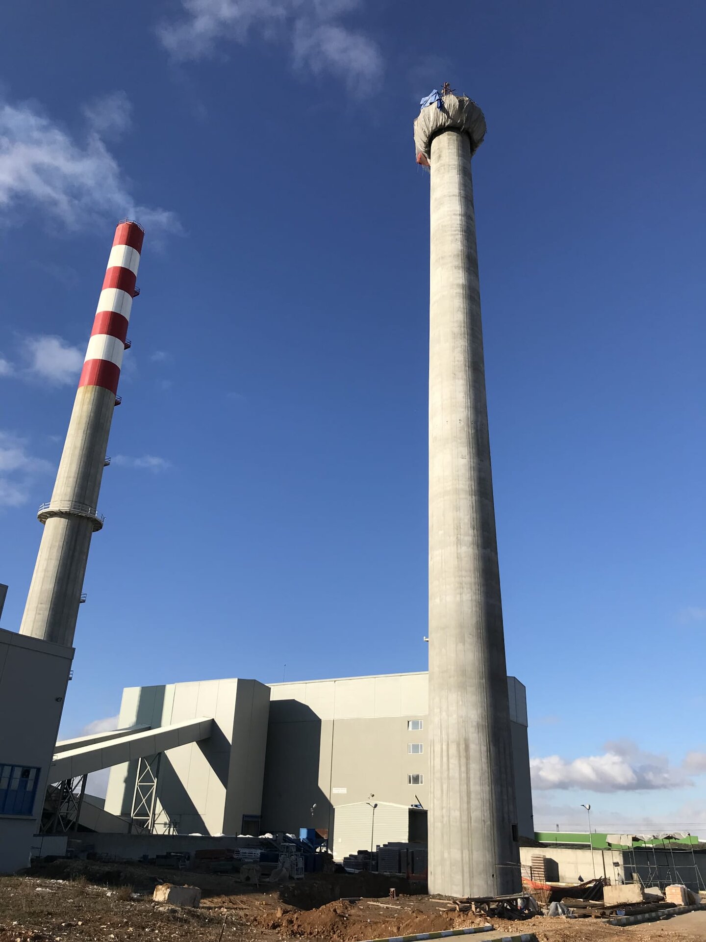 Anadolu Cam – Eskişehir Factory Reinforced Concrete Chimney – chimneys construction site in Eskişehir, Türkiye (photo 2)