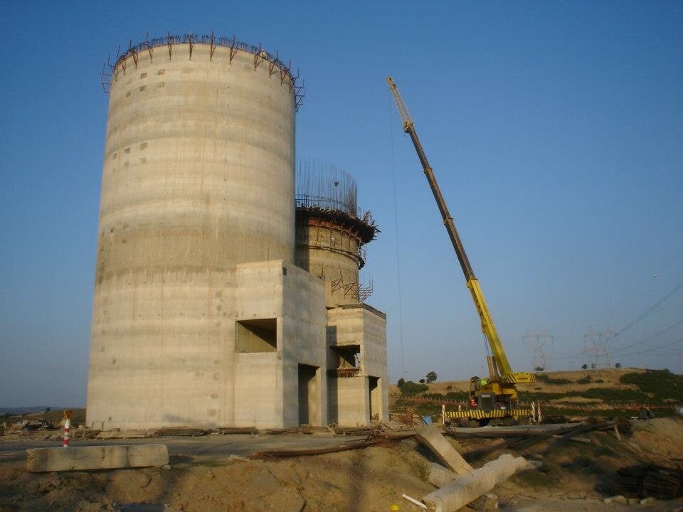 İçdaş Bekirli Thermal Power Plant – Reinforced Concrete Chimney and Ash Silos – heavy industrial construction site in Çanakkale (Biga), Türkiye (photo 4)