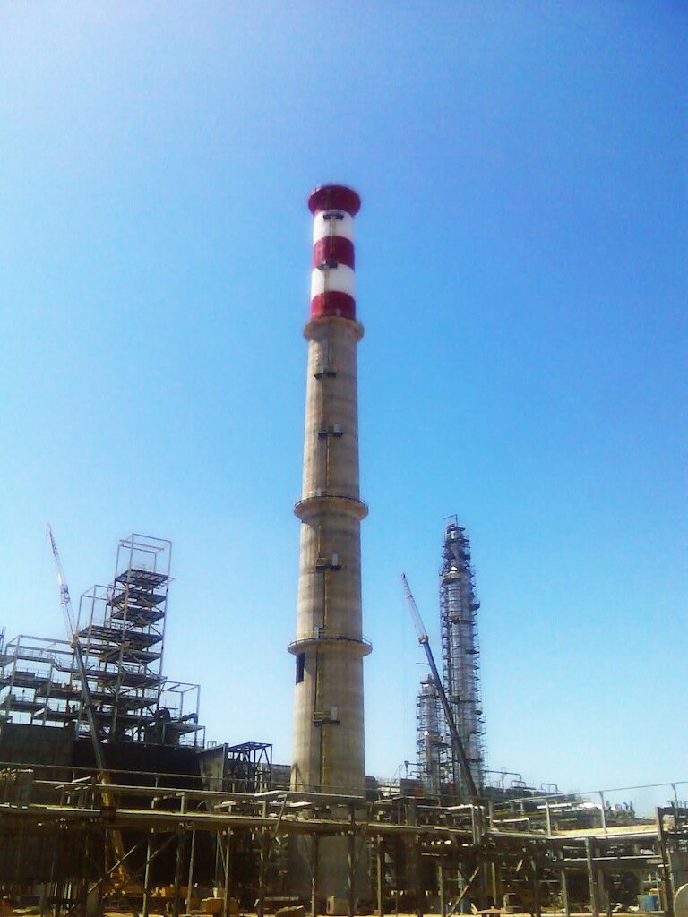 Tüpraş Kırıkkale Refinery – Cooling Tower and Reinforced Concrete Chimney – heavy industrial construction site in Kırıkkale, Türkiye (photo 3)