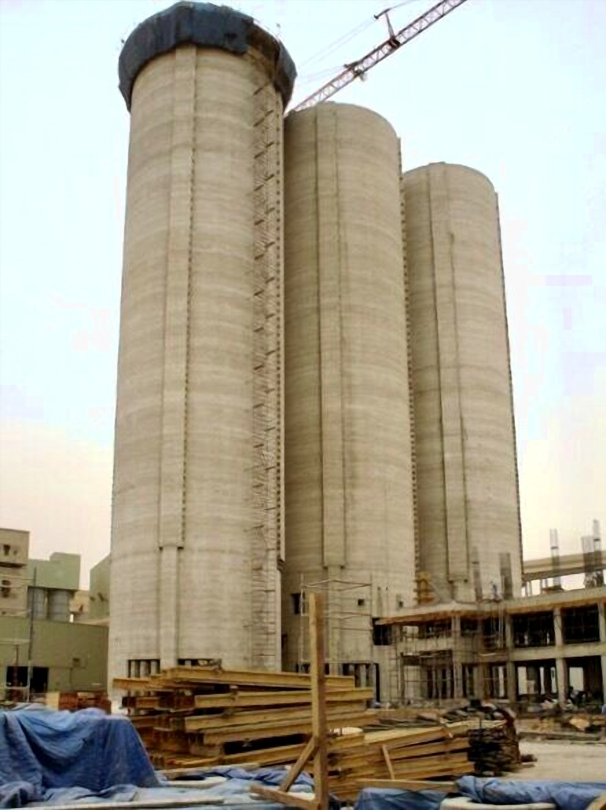 Yamama Çimento Fabrikası – Betonarme Silo Yapıları