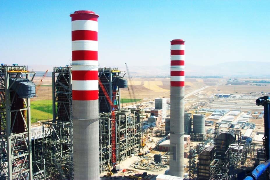 Afşin–Elbistan B Thermal Power Plant – Cooling Towers and Chimneys – heavy industrial construction site in Kahramanmaraş (Afşin–Elbistan), Türkiye (photo 3)