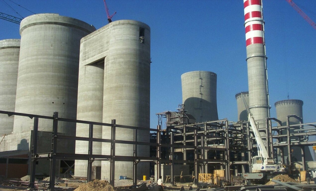 Afşin–Elbistan B Thermal Power Plant – Cooling Towers and Chimneys – heavy industrial construction site in Kahramanmaraş (Afşin–Elbistan), Türkiye (photo 4)